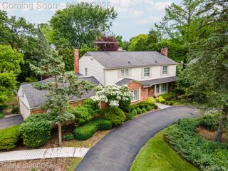 1632 Spotswood Drive, Bloomfield Hills, MI 48302