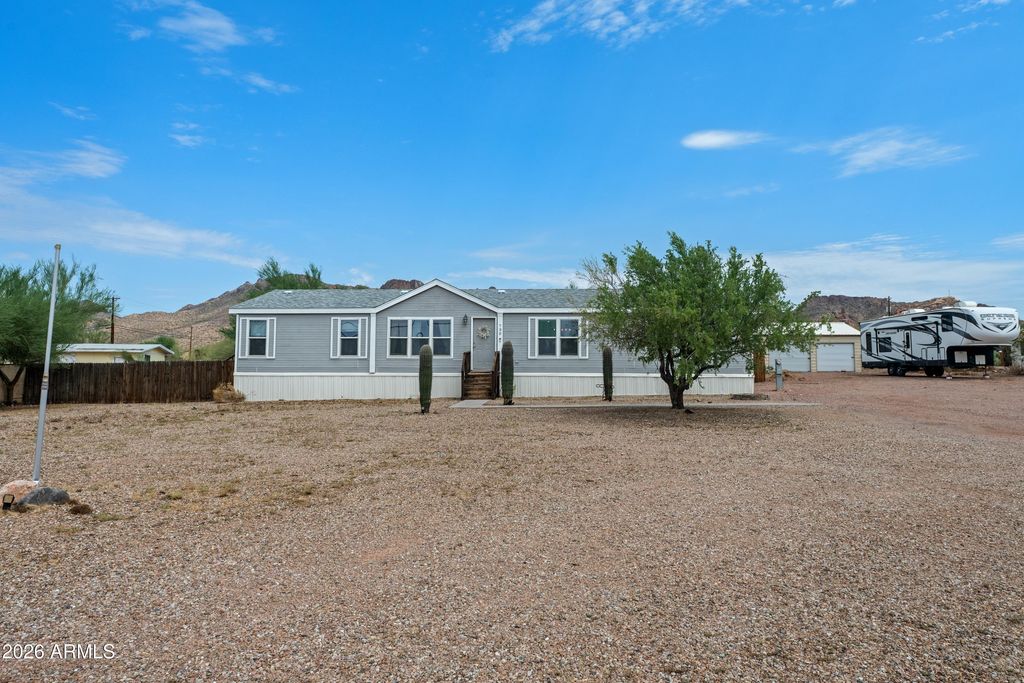 730 W MCKELLIPS Boulevard, Apache Junction, AZ 85120 — exterior
