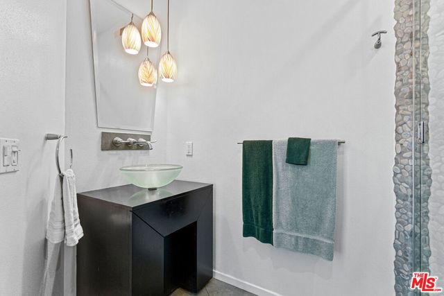 625 Huntley Drive 4, West Hollywood, CA 90069