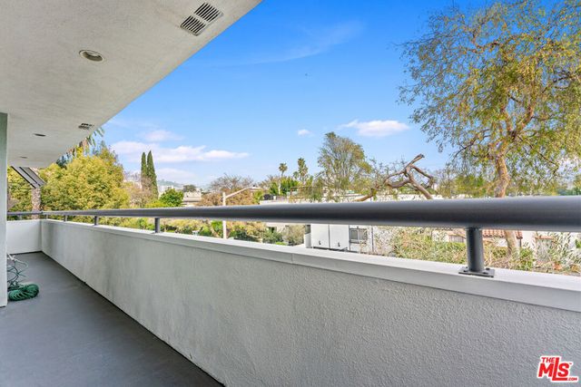 625 Huntley Drive 4, West Hollywood, CA 90069