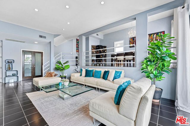 625 Huntley Drive 4, West Hollywood, CA 90069