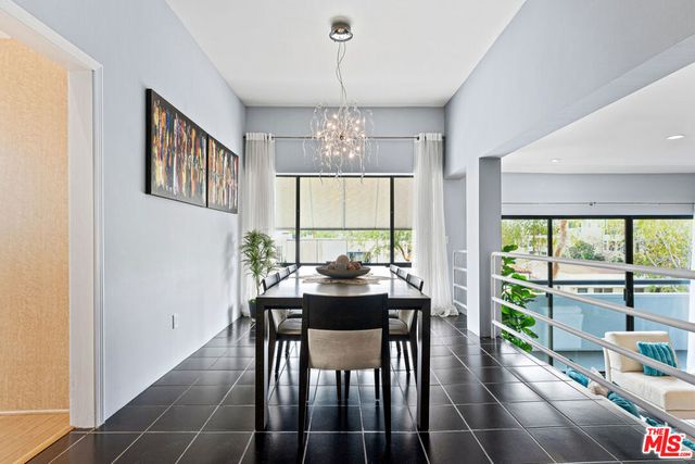 625 Huntley Drive 4, West Hollywood, CA 90069
