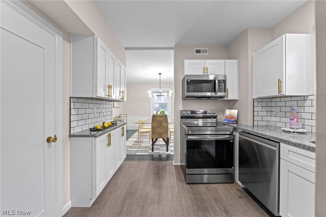815 Broad Boulevard, Cuyahoga Falls, OH 44221