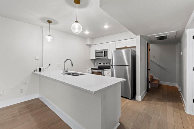 909 Reinli ST 101, Austin, TX 78751