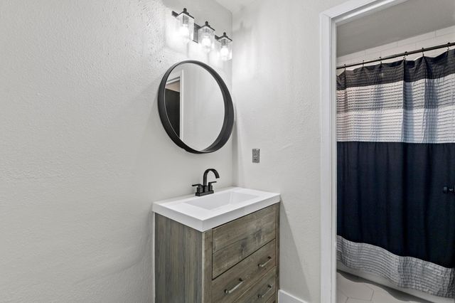 909 Reinli ST 101, Austin, TX 78751