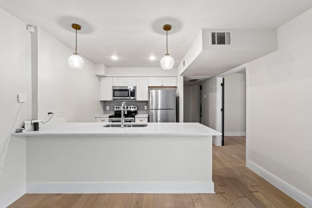 909 Reinli ST 101, Austin, TX 78751