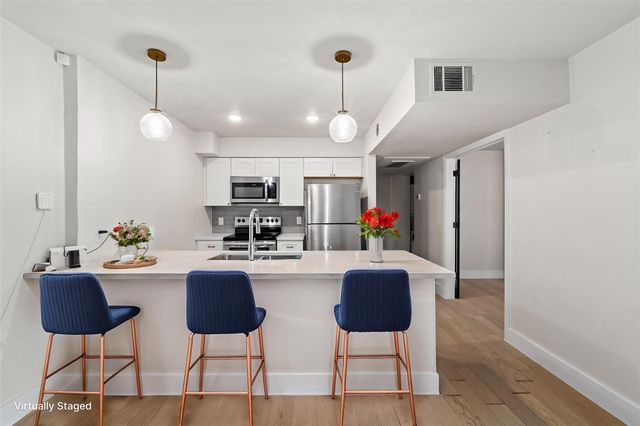 909 Reinli ST 101, Austin, TX 78751