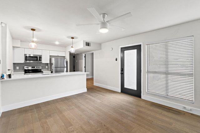 909 Reinli ST 101, Austin, TX 78751