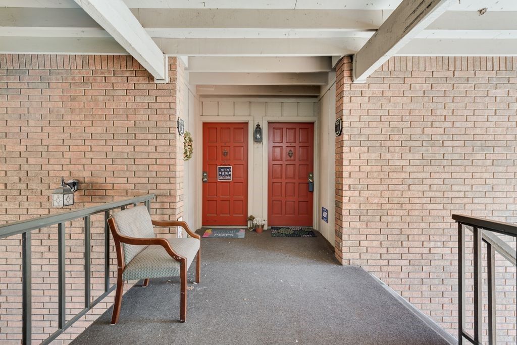 2803 Rio Branco Street 202 J, Farmers Branch, TX 75234 — photo 2