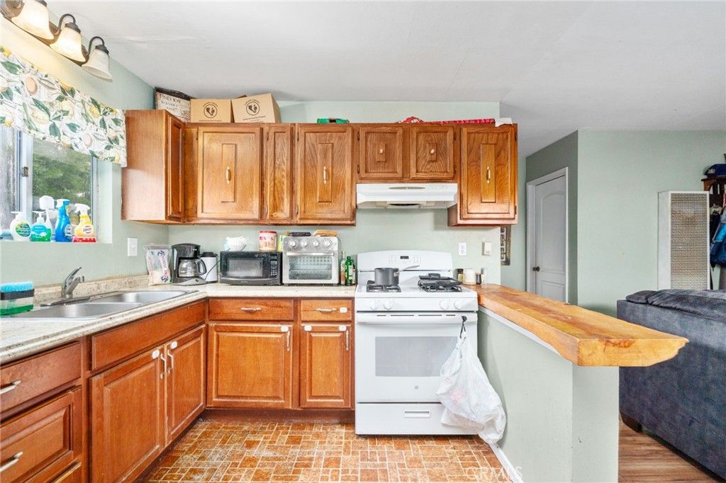 Image 13 of property listing at 26166 Alpine Lane, Twin Peaks, CA 92391