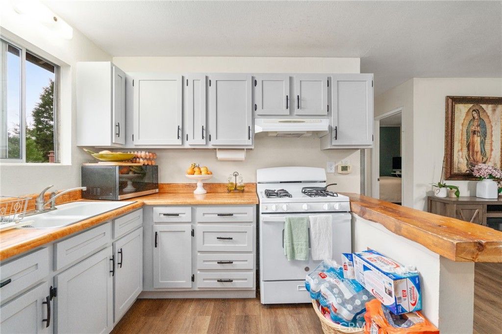 Image 25 of property listing at 26166 Alpine Lane, Twin Peaks, CA 92391