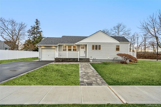 2 Mohegan Drive, Massapequa, NY 11758