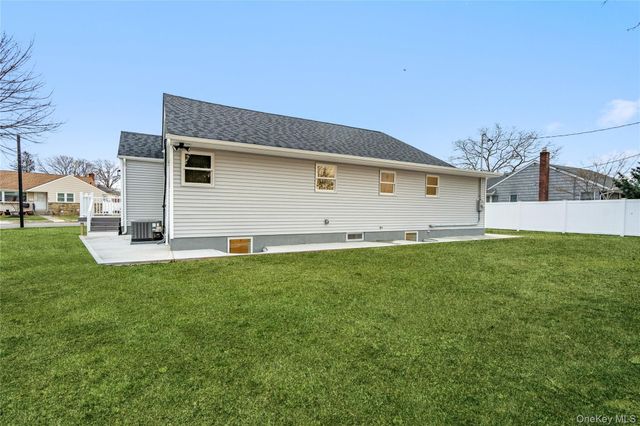 2 Mohegan Drive, Massapequa, NY 11758