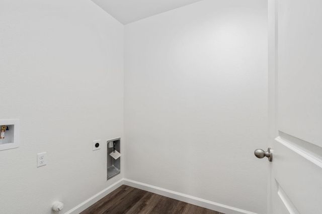 1189 Magnolia Court W, Madera, CA 93636