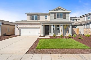 1189 Magnolia Court W, Madera, CA 93636