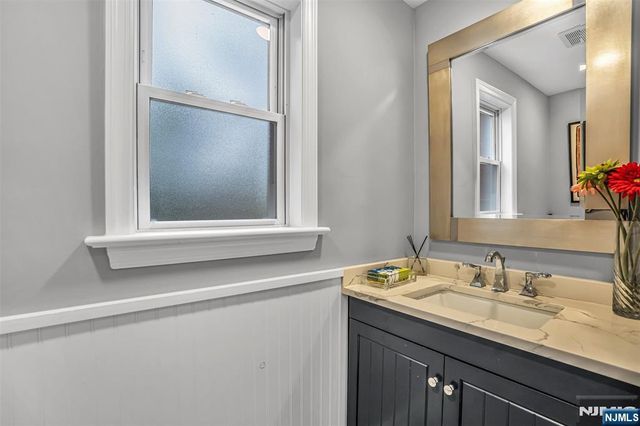 1284 Wellington Avenue, Teaneck, NJ 07666