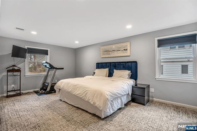 1284 Wellington Avenue, Teaneck, NJ 07666