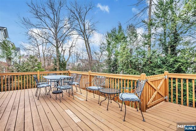 1284 Wellington Avenue, Teaneck, NJ 07666