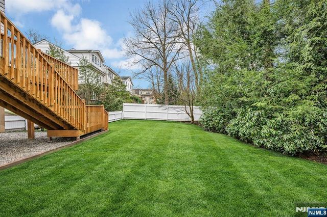 1284 Wellington Avenue, Teaneck, NJ 07666