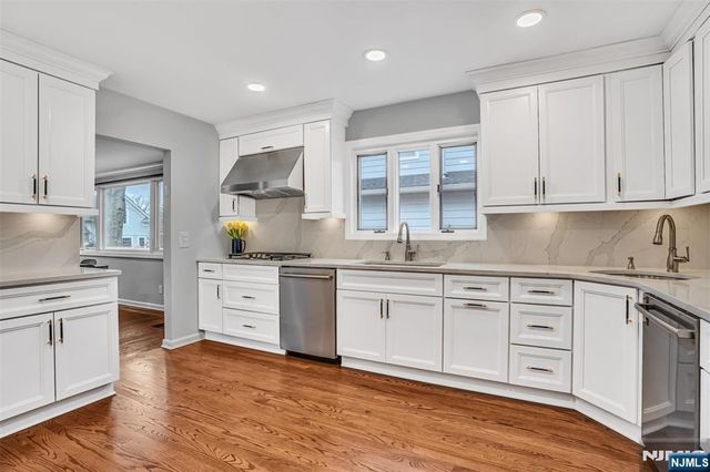 1284 Wellington Avenue, Teaneck, NJ 07666