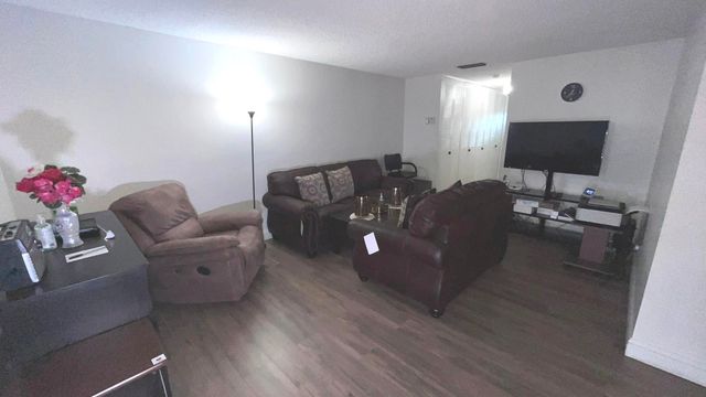 2638 E Gately Dr Drive E 31, West Palm Beach, FL 33415