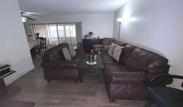 2638 E Gately Dr Drive E 31, West Palm Beach, FL 33415