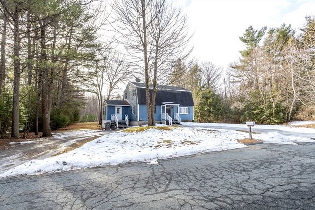 28 Holly Drive, Gardner, MA 01440