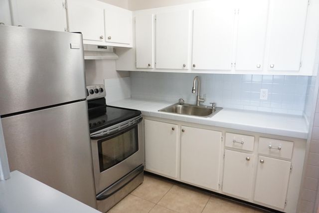 89 Cambridge D, West Palm Beach, FL 33417