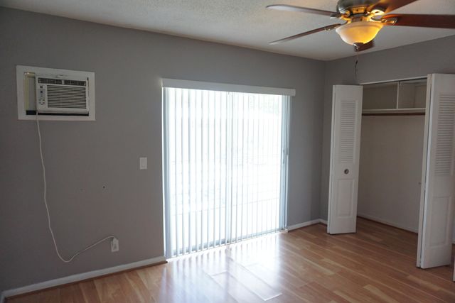 89 Cambridge D, West Palm Beach, FL 33417