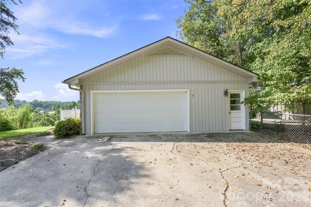 30 Morning Glory Lane, Weaverville, NC 28787