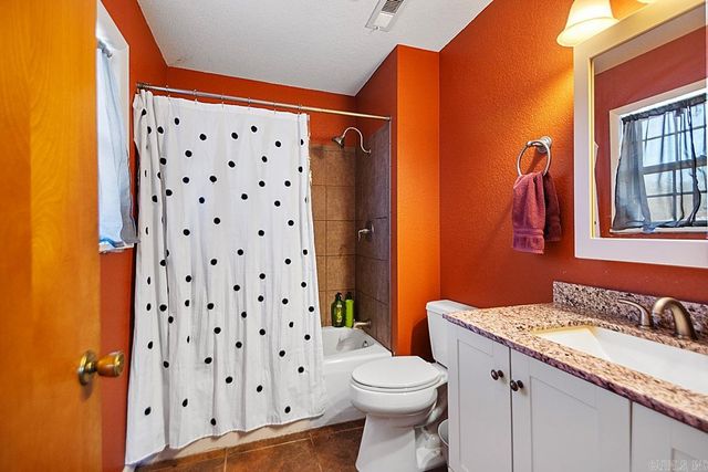 108 E 5th Avenue, Leola, AR 72084