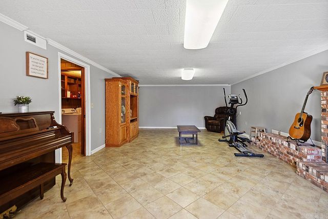 108 E 5th Avenue, Leola, AR 72084