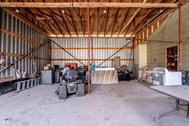 108 E 5th Avenue, Leola, AR 72084