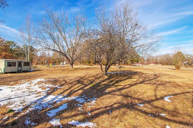 108 E 5th Avenue, Leola, AR 72084