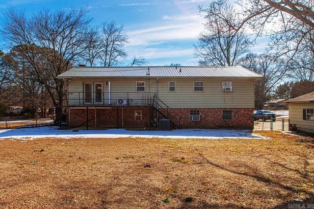 108 E 5th Avenue, Leola, AR 72084