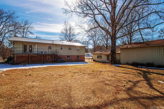 108 E 5th Avenue, Leola, AR 72084