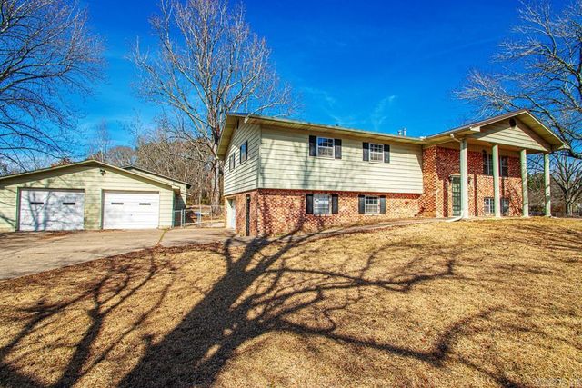 108 E 5th Avenue, Leola, AR 72084