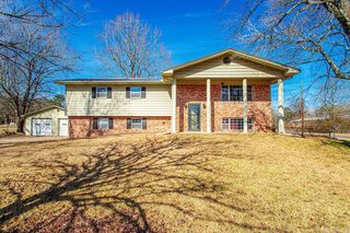 108 E 5th Avenue, Leola, AR 72084