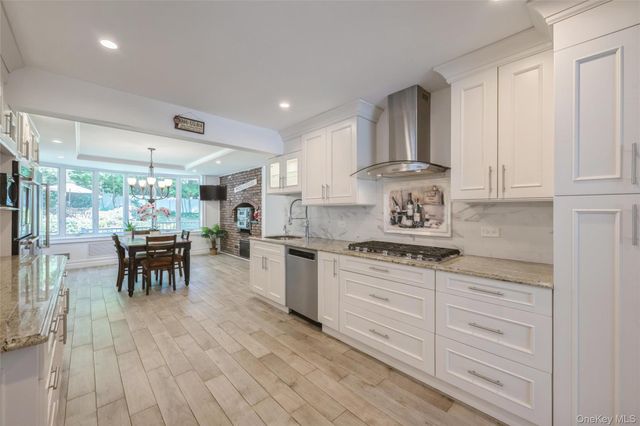 43 Viola Drive, Glen Cove, NY 11542