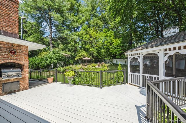 43 Viola Drive, Glen Cove, NY 11542