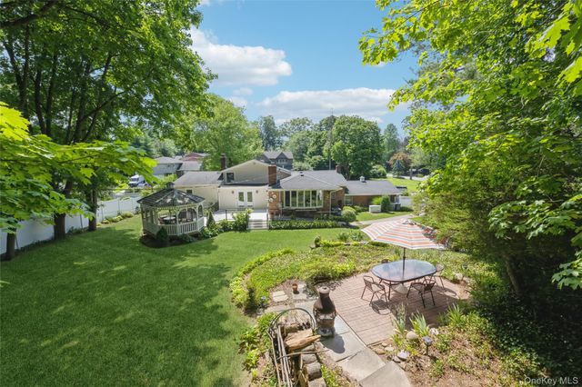 43 Viola Drive, Glen Cove, NY 11542