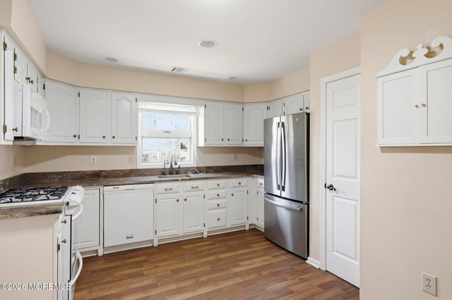 1523 Heatherleaf Lane, Toms River, NJ 08755