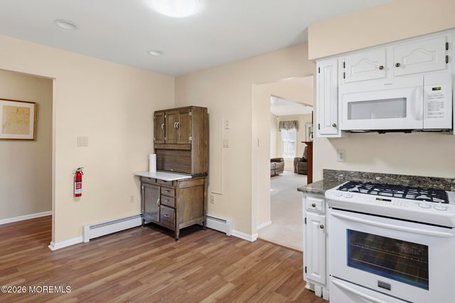 1523 Heatherleaf Lane, Toms River, NJ 08755