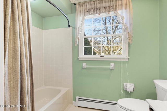 1523 Heatherleaf Lane, Toms River, NJ 08755