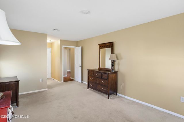 1523 Heatherleaf Lane, Toms River, NJ 08755