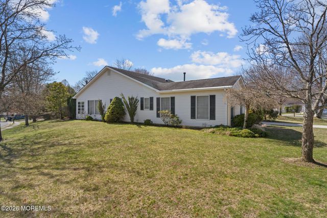 1523 Heatherleaf Lane, Toms River, NJ 08755