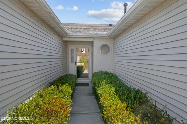 1523 Heatherleaf Lane, Toms River, NJ 08755