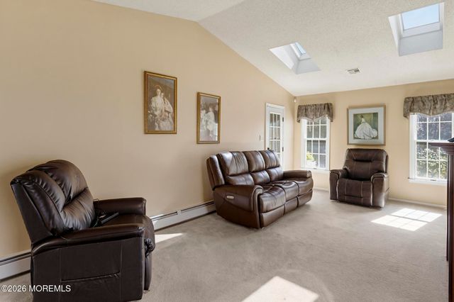 1523 Heatherleaf Lane, Toms River, NJ 08755