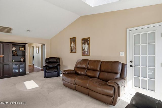 1523 Heatherleaf Lane, Toms River, NJ 08755