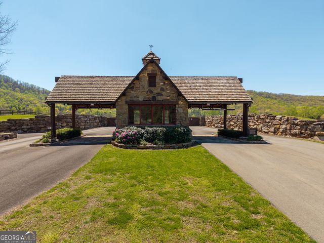 245 Smokerise Court, Ellijay, GA 30536